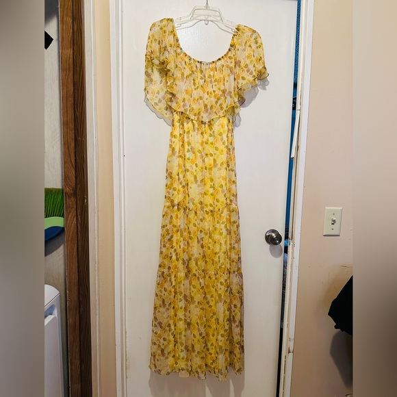 Aakaa Floral Ruffle Maxi Dress - Picture 2 of 7